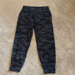 Athleta Salutation Camo jogger